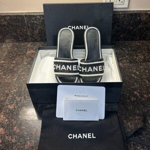 CHANEL sandals/ CHANEL shoes